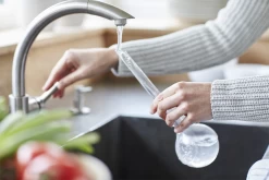 Aqua Care Elho - Transparant 8 Aqua Care Elho - Transparant -Warentuin elho aqua care transparant water geven 6 2